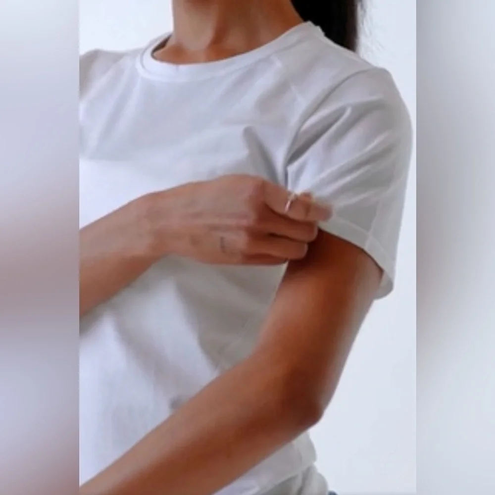 NWT Fabletics Oxblood FeatherTech+ Short Sleeve Workout Tee Size XXL